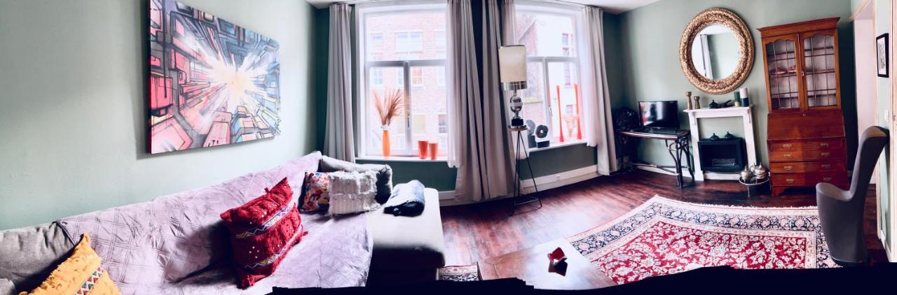 Efren's Cosy House *